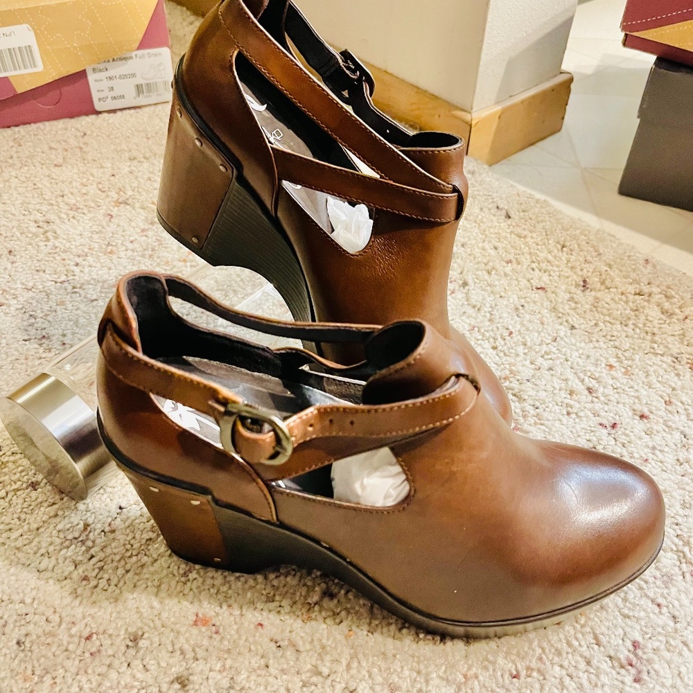 New! Dansko Franka Wedge Heels in Brandy Leather Brown
